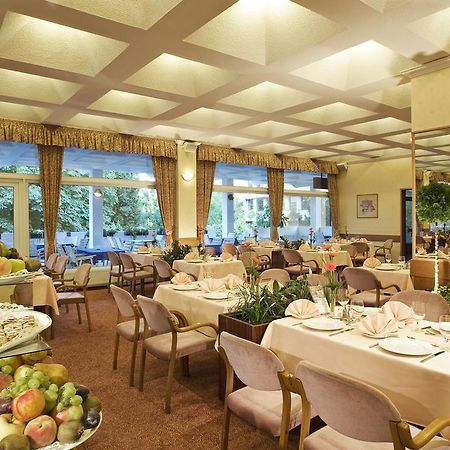 Hotel Patria 페치 레스토랑 사진